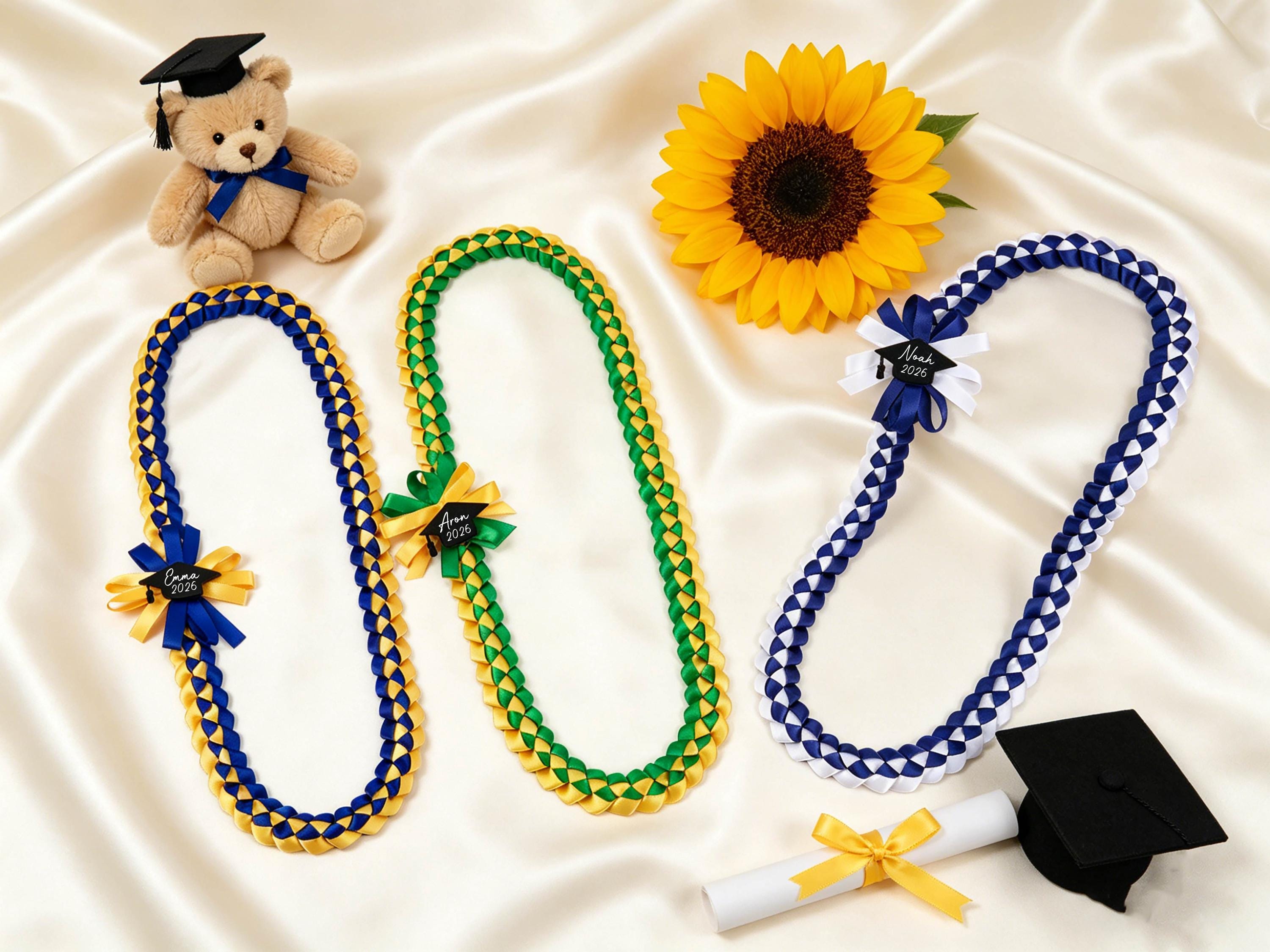 Ersonalized Tri-color Graduation Lei , Custom Ribbon Colors, Class Of 2026 , Acrylic Grad Cap Charm Keepsake,double Braided